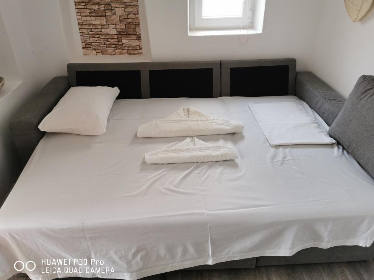 View Rooms Piso Livadi Exterior foto